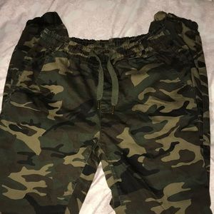 CAMO PANTS